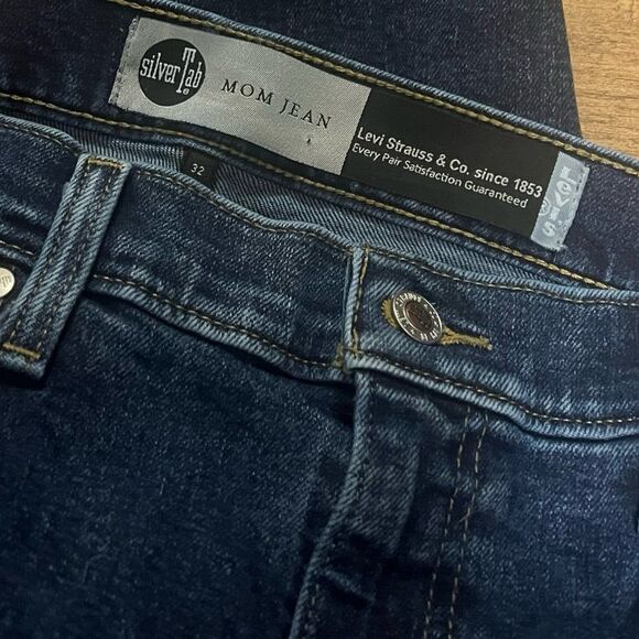 Levi’s silver tab dark wash vintage mom jeans - Picture 6 of 11